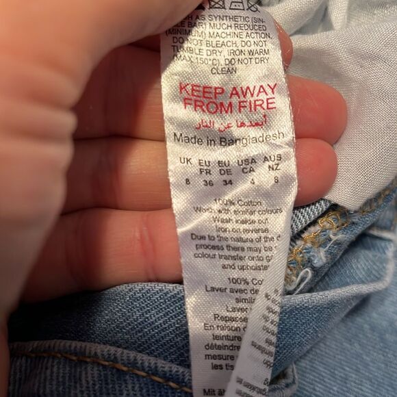 Boohoo Tall Basics High Waisted Mom Jeans - Picture 4 of 7